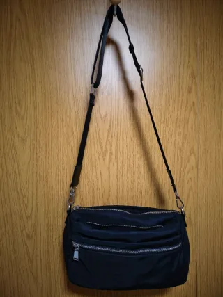 Bandolera negra multi bolsillos – cómoda nylon