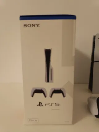 Consola PlayStation 5 (1 TB) + 2 Juegos + 2 Mandos