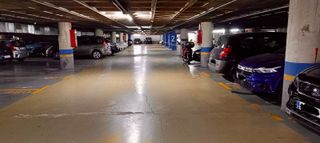 Garaje para coche grande en parking vigilado