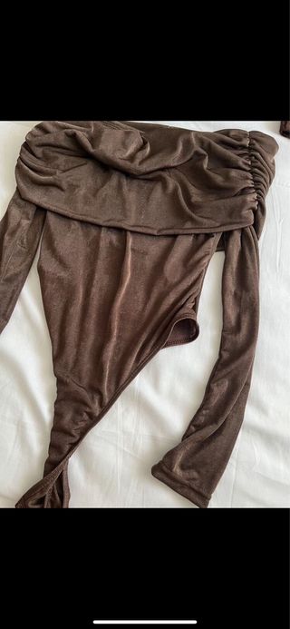 Body marrón manga larga