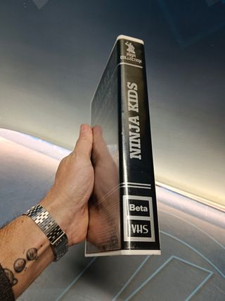 Película en VHS ninja kids