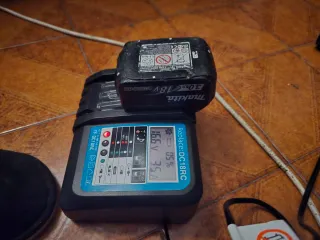 Radial Makita DGA504