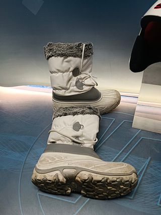 Botas de descanso nieve MK talla 33/34 + casco de esquiar SH+ talla 52