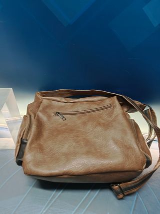 Bolso de piel by clair,s bags en perfecto estado