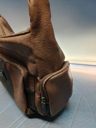 Bolso de piel by clair,s bags en perfecto estado