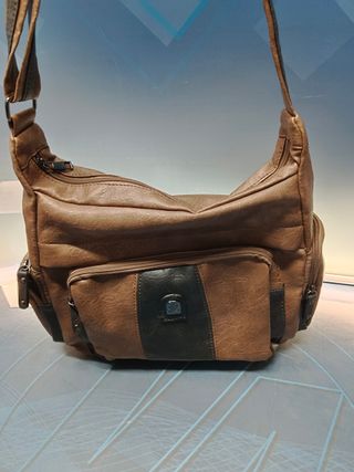 Bolso de piel by clair,s bags en perfecto estado