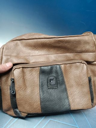 Bolso de piel by clair,s bags en perfecto estado