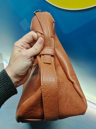 Bolso de mano, piel ,color marrón, 40x30x13 cm