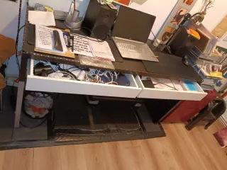 Escritorio Ikea Grande con 2 Cajones