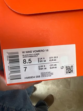 Nike Vomero 18 Mujer Negro/Amarillo