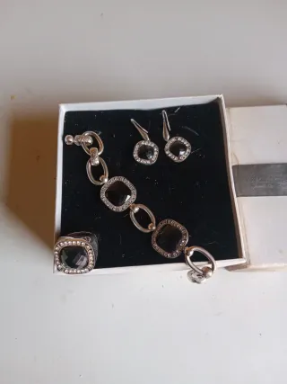 Conjunto Viceroy Anillo, Pulsera y Pendientes.