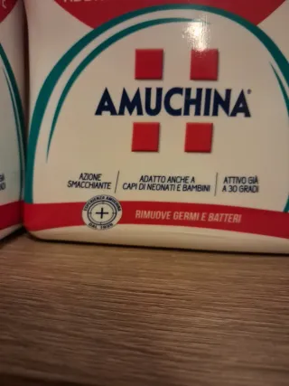 Amuchina Additivo Bucato Igienizzante (4 pezzi)