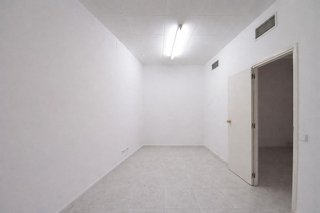 Local comercial en venta en Cerdanyola sur en Mataró