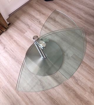 Mesa Trébol Acero y Cristal. Importada de Suiza
