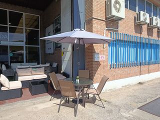 Mesa redonda cristal con 4 sillas exterior