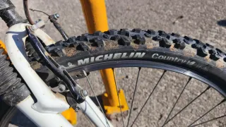 Bicicleta de Montaña Doble Suspensión