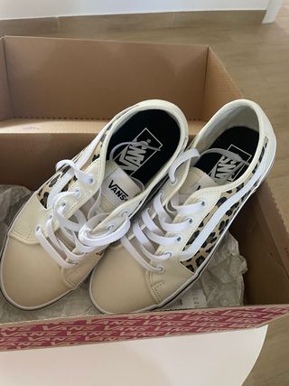 Vans Beige/Multicolor con Detalle Leopardo