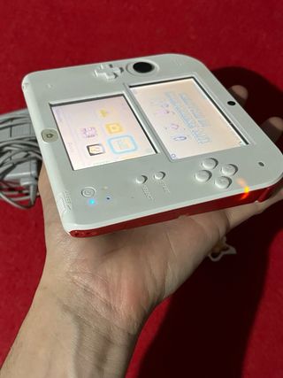 Nintendo 2DS Bianca con accessori