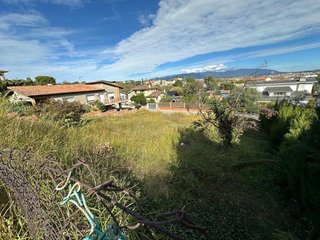 Terreno en venta en Canovelles