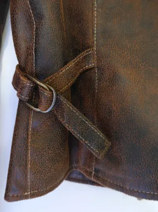 Cazadora efecto piel marrón Talla 40