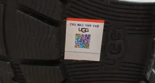 Stivaletti Ugg bianchi e neri