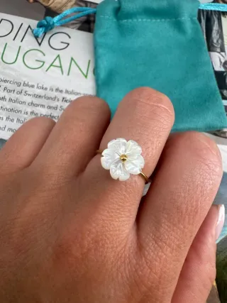Anillo Flor Nácar y Oro