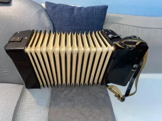 Acordeón Hohner Imperial IV A 60 bajos