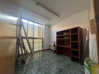 Local comercial en alquiler en Singuerlín - Can Franquesa - Les Oliveres en Santa Coloma de Gramanet