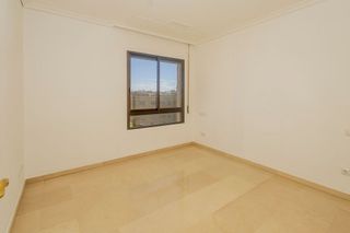 Piso en alquiler en Piovera - Conde Orgaz en Madrid