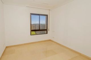 Piso en alquiler en Piovera - Conde Orgaz en Madrid