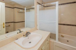 Piso en alquiler en Piovera - Conde Orgaz en Madrid