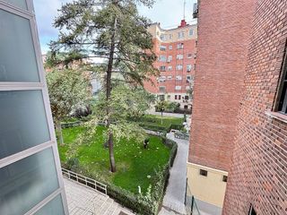 Piso en venta en Lucero en Madrid