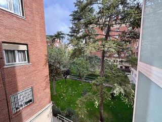 Piso en venta en Lucero en Madrid