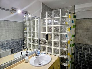 Piso en venta en La Carihuela en Torremolinos