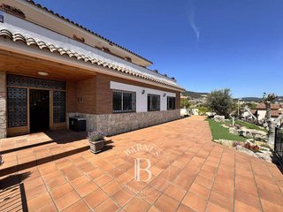 Chalet en venta en Argentona