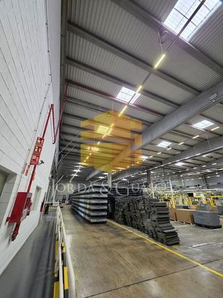 Nave industrial en alquiler en Sant Esteve Sesrovires