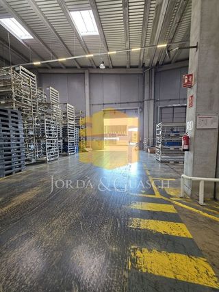 Nave industrial en alquiler en Sant Esteve Sesrovires