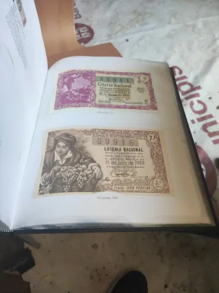 Libro El Franquismo en Sellos y Billetes c46