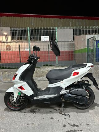 Peugeot Speedfight Scooter Blanco/Rojo