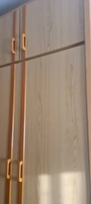 Mueble salón/dormitorio de madera clara