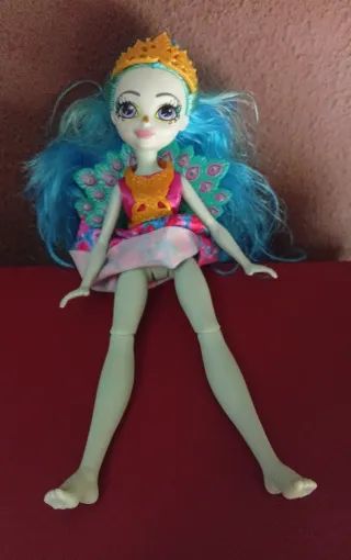Muñeca Enchantimals Roya Reina Paradise