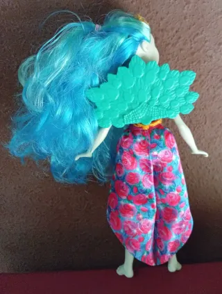 Muñeca Enchantimals Roya Reina Paradise