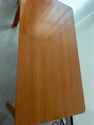 Mesa de comedor de madera