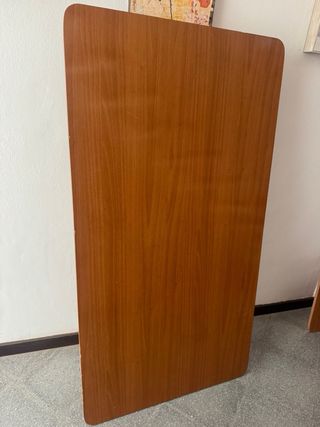 Mesa de comedor de madera