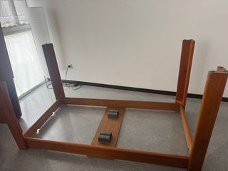 Mesa de comedor de madera