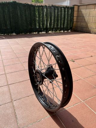 Llanta + Cubierta 14” NUEVA (sin uso)