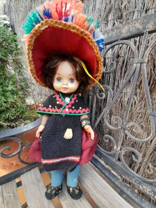 Muñeca antigua extremeña completa