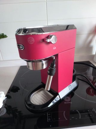 Cafetera Delonghi Dedica Roja
