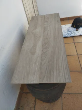 Mesa Barriles Vino Antiguos y Encimera Porcelámico