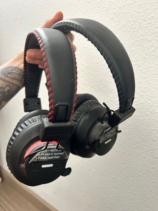Auriculares Avantree Negros y Rojos
